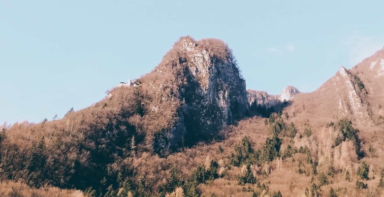 Il costone dove si trova la chiesa