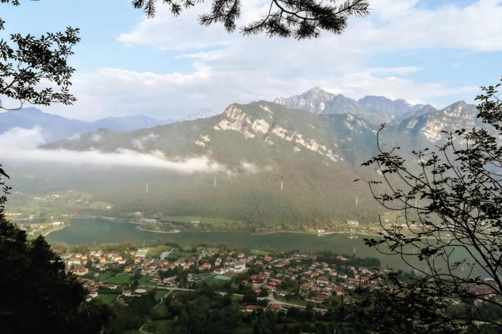 Panorama sull'abitato di Crone e Lemprato