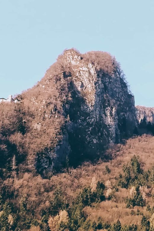 Il costone dove si trova la chiesa